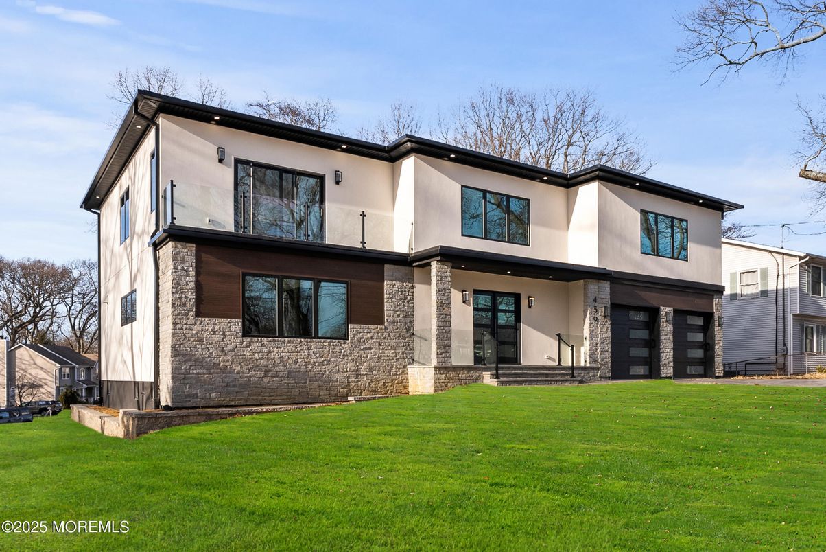 Attached, Backyard, Exterior, Facade, Modern