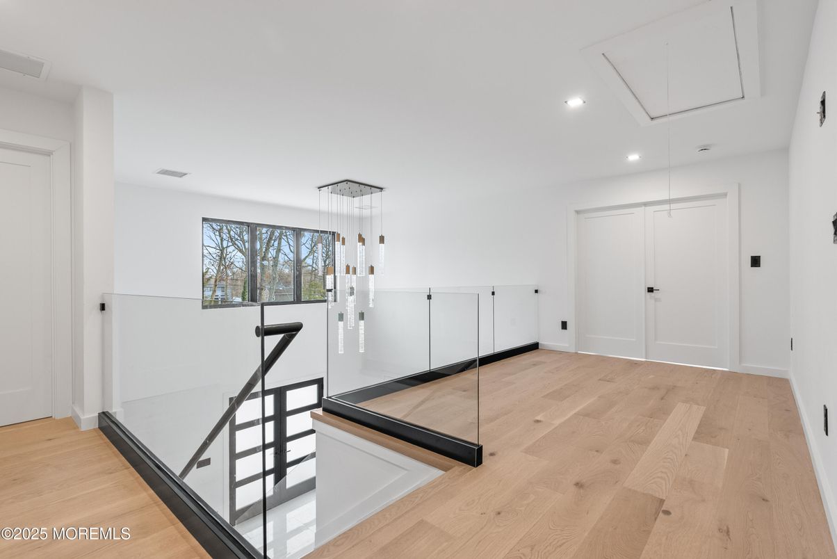 Interior, Pendant Lights, Recessed Lighting, Wood Texture Flooring