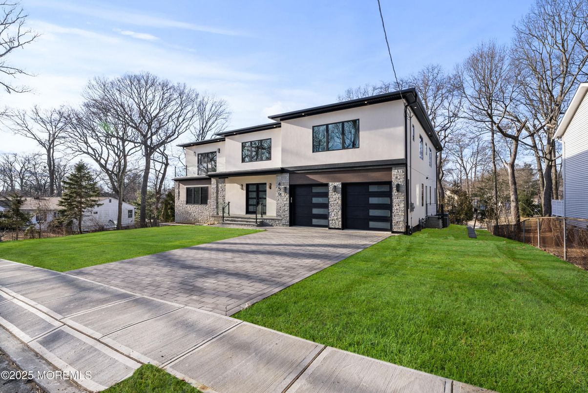 Attached, Backyard, Exterior, Facade, Modern