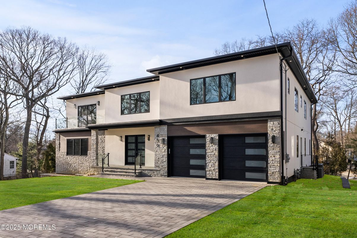 Attached, Backyard, Exterior, Facade, Modern