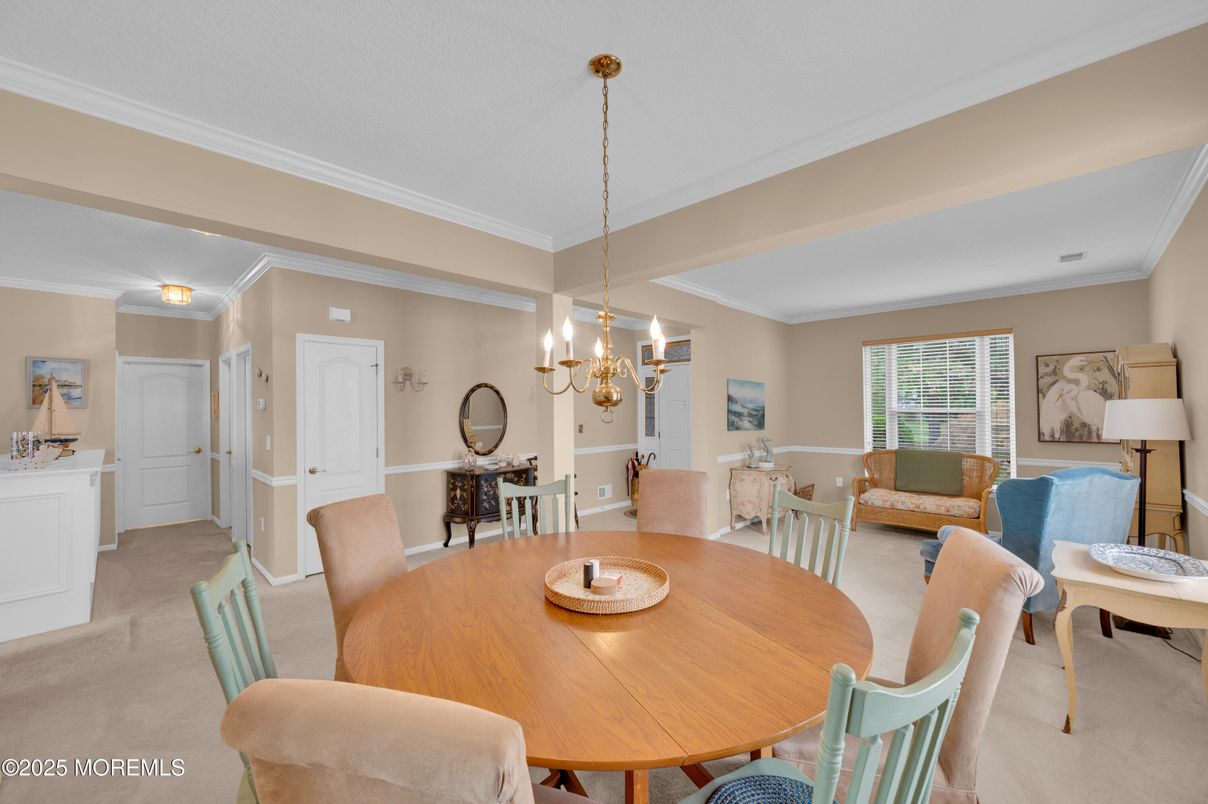 Chandelier, Dining room, Interior, Living room