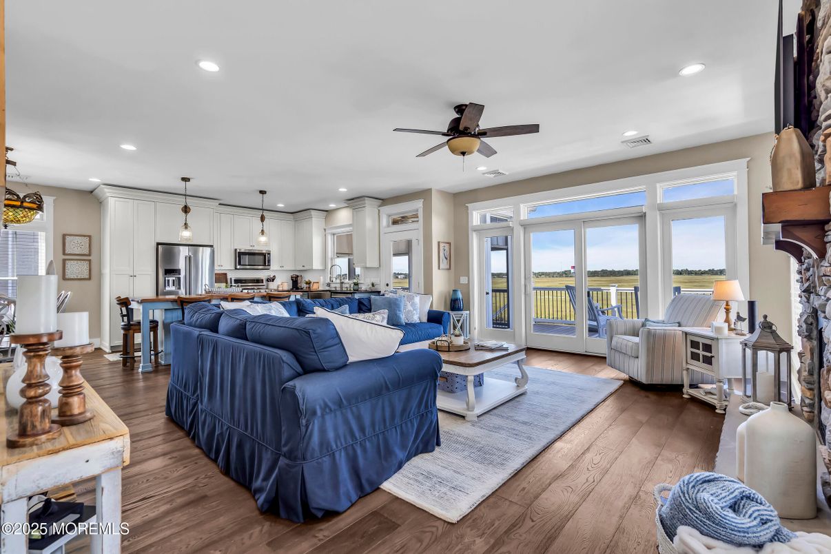Interior, Kitchen, Living room, Pendant Lights, Recessed Lighting, Stainless Steel Appliances, Wood Texture Flooring