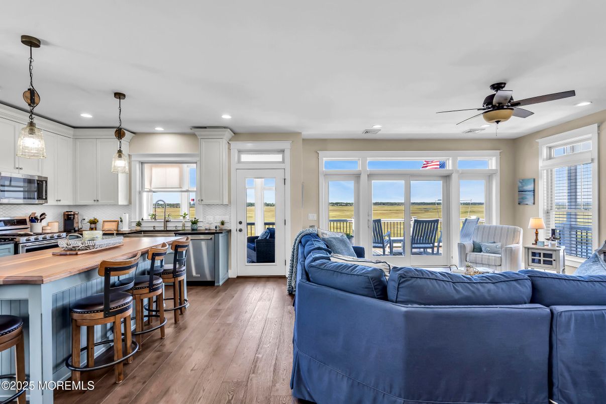 Interior, Kitchen, Living room, Pendant Lights, Recessed Lighting, Stainless Steel Appliances, Wood Texture Flooring