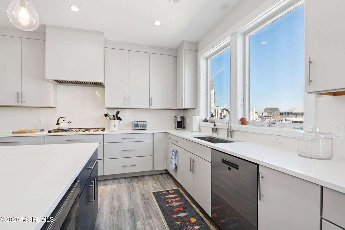 Interior, Kitchen, Pendant Lights, Recessed Lighting, Wood Texture Flooring