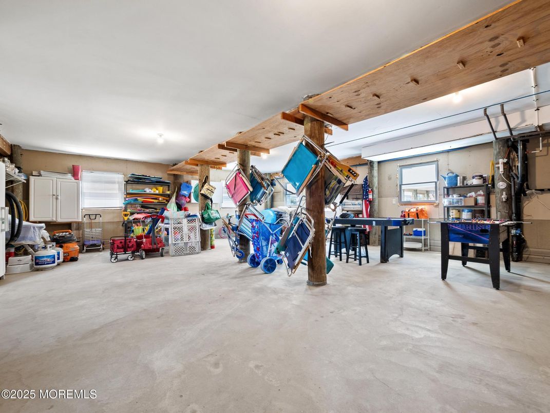 Game Room, Garage, Interior