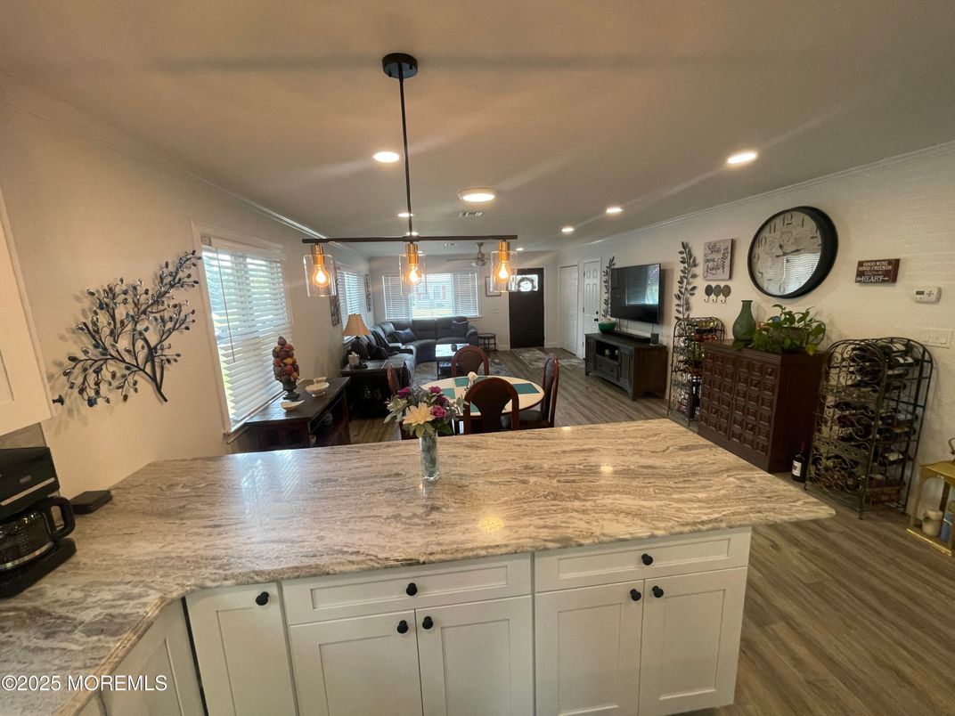 Dining room, Interior, Kitchen, Pendant Lights, Recessed Lighting, Wood Texture Flooring