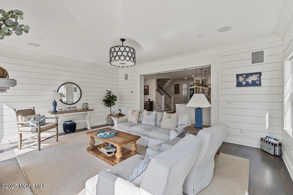 Interior, Living room, Pendant Lights, Wood Texture Flooring