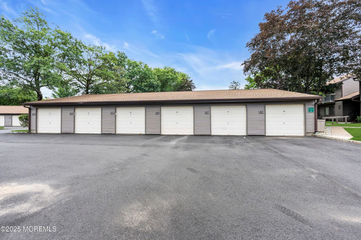 Detached Garage, Exterior