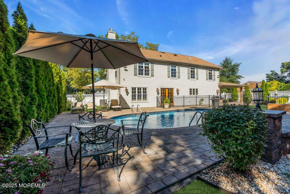 Exterior, Pool