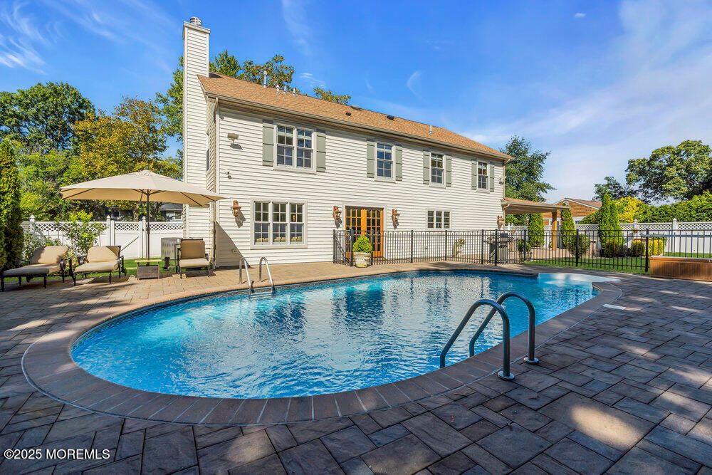 Exterior, Pool