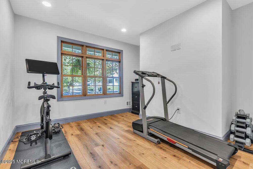 Fitness Equipment, Interior, Recessed Lighting, Wood Texture Flooring
