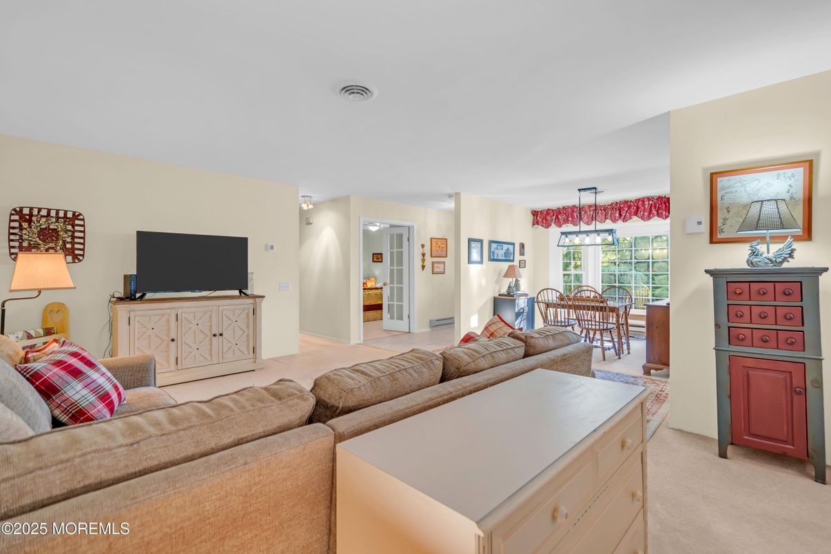 Dining room, Interior, Living room, Pendant Lights