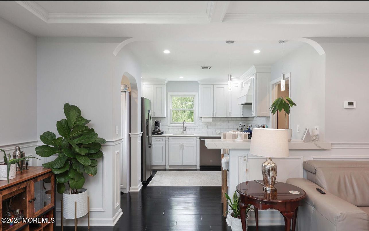 Interior, Kitchen, Pendant Lights, Recessed Lighting, Wood Texture Flooring