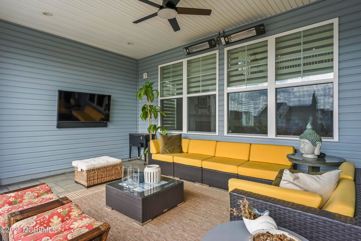 Exterior, Living room