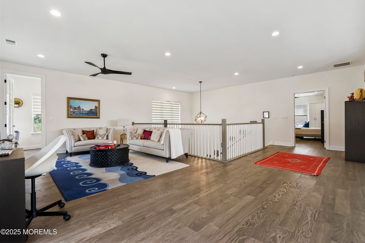 Interior, Living room, Pendant Lights, Recessed Lighting, Wood Texture Flooring