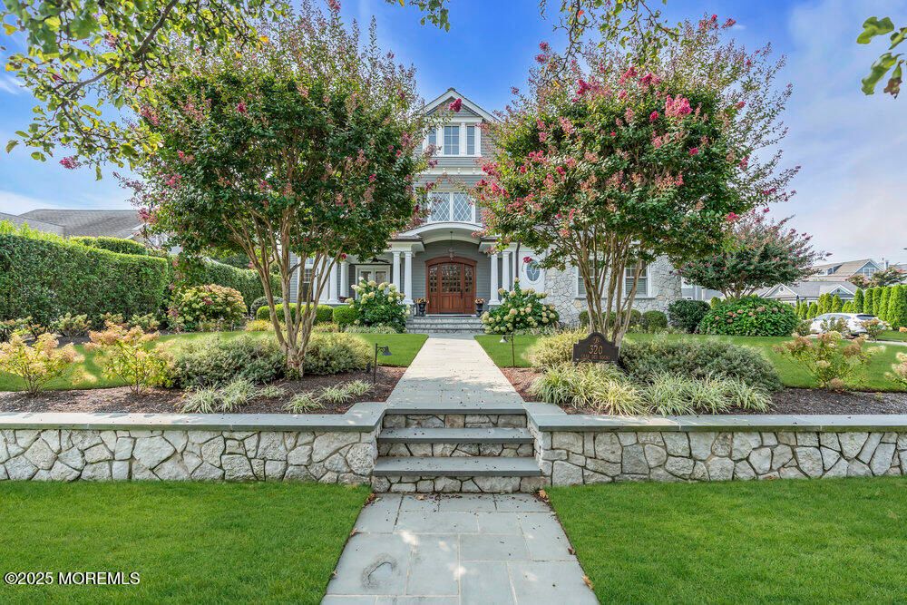 Backyard, Exterior, Facade, Queen Anne Victorian