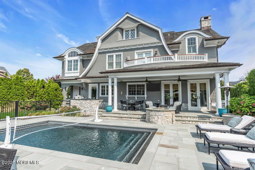 Exterior, Facade, Pool, Queen Anne Victorian