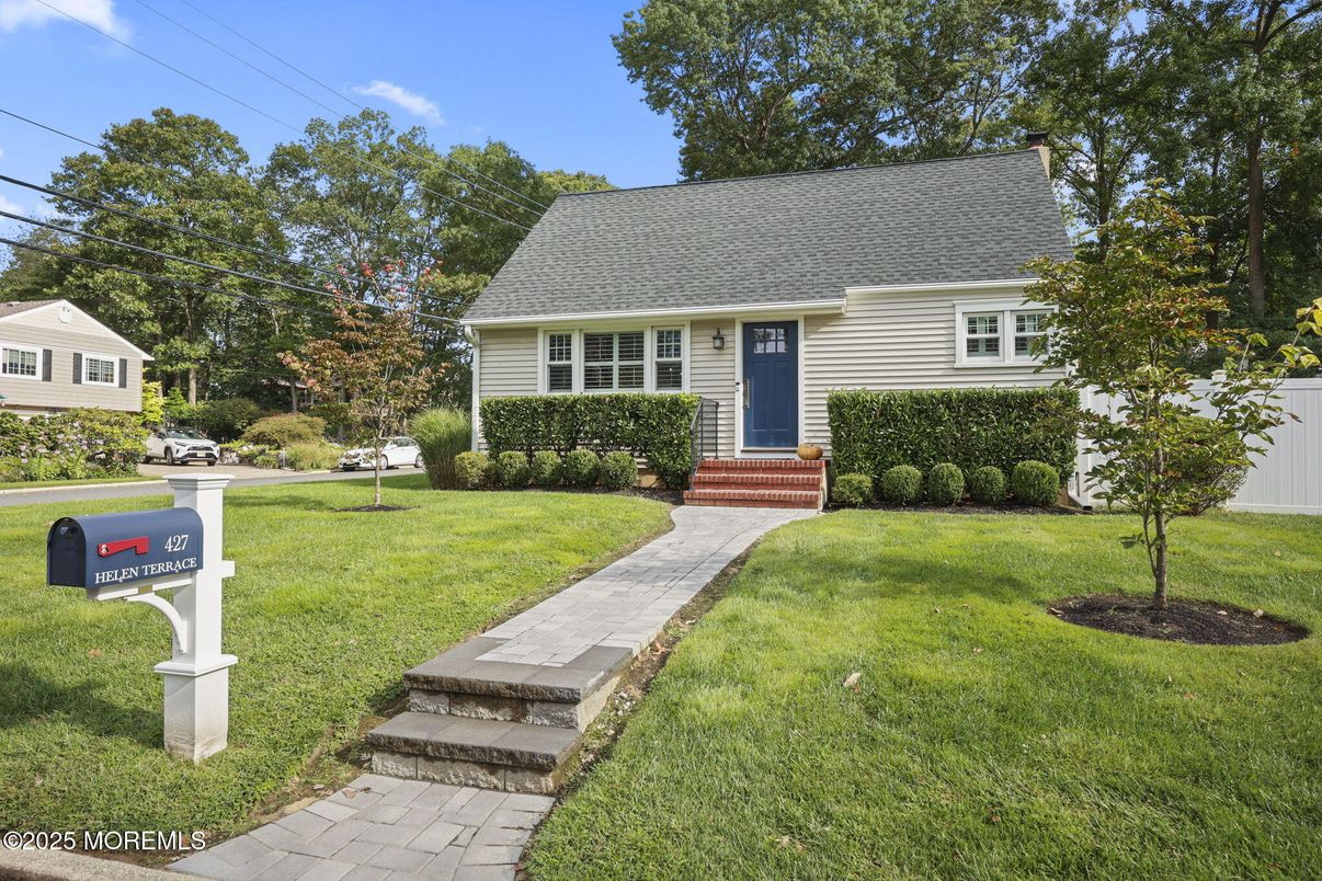 Backyard, Exterior, Facade, Cape Cod