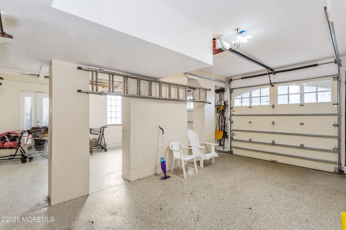 Garage, Interior