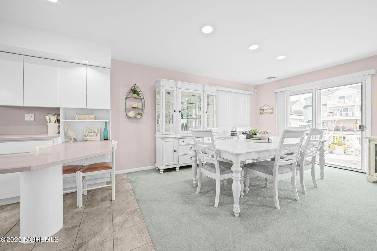 Dining room, Interior, Recessed Lighting