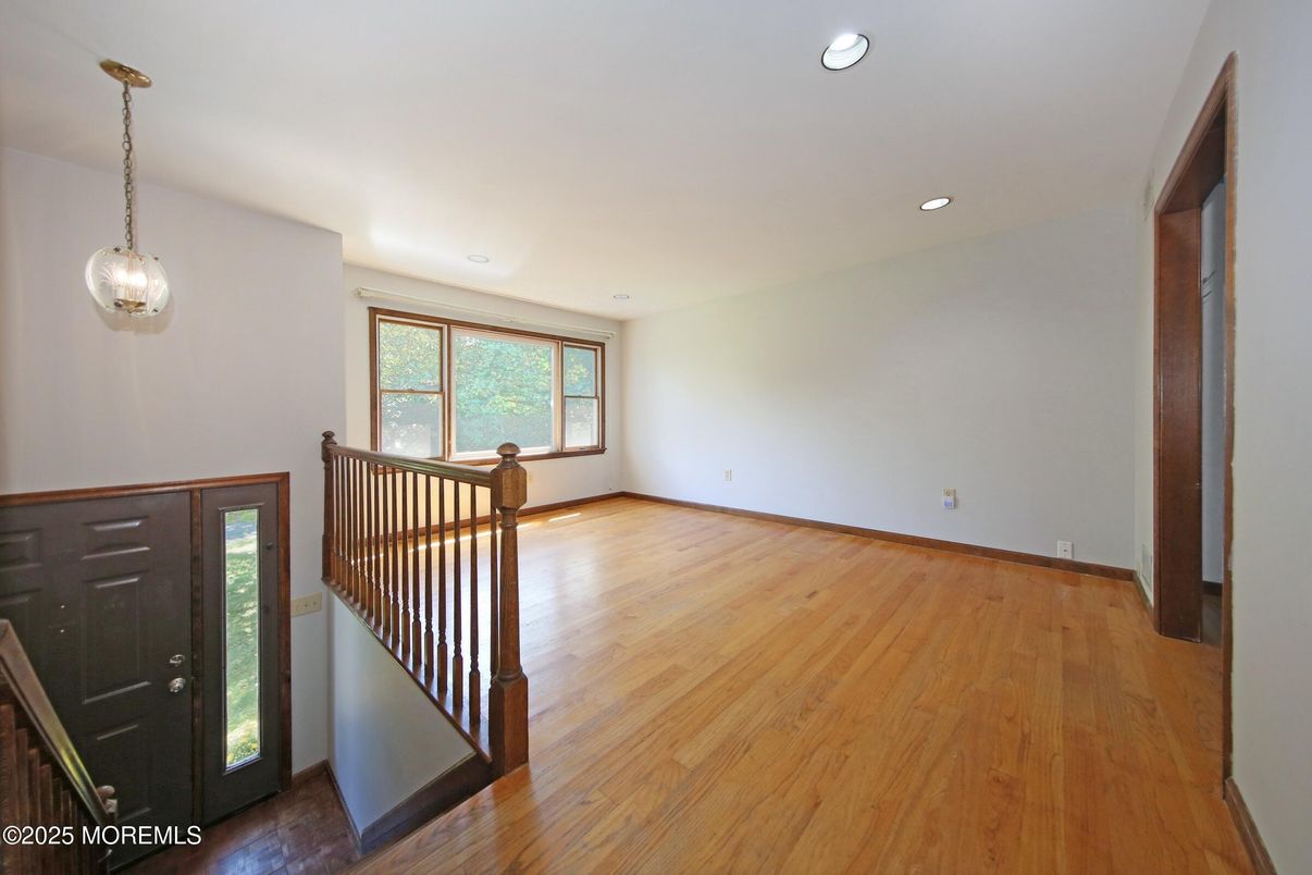 Empty room, Interior, Pendant Lights, Recessed Lighting, Wood Texture Flooring