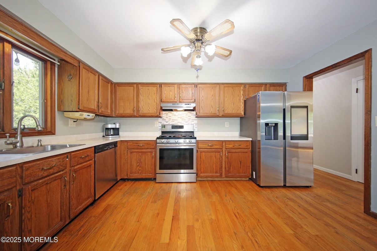 Interior, Kitchen, Stainless Steel Appliances, Wood Texture Flooring