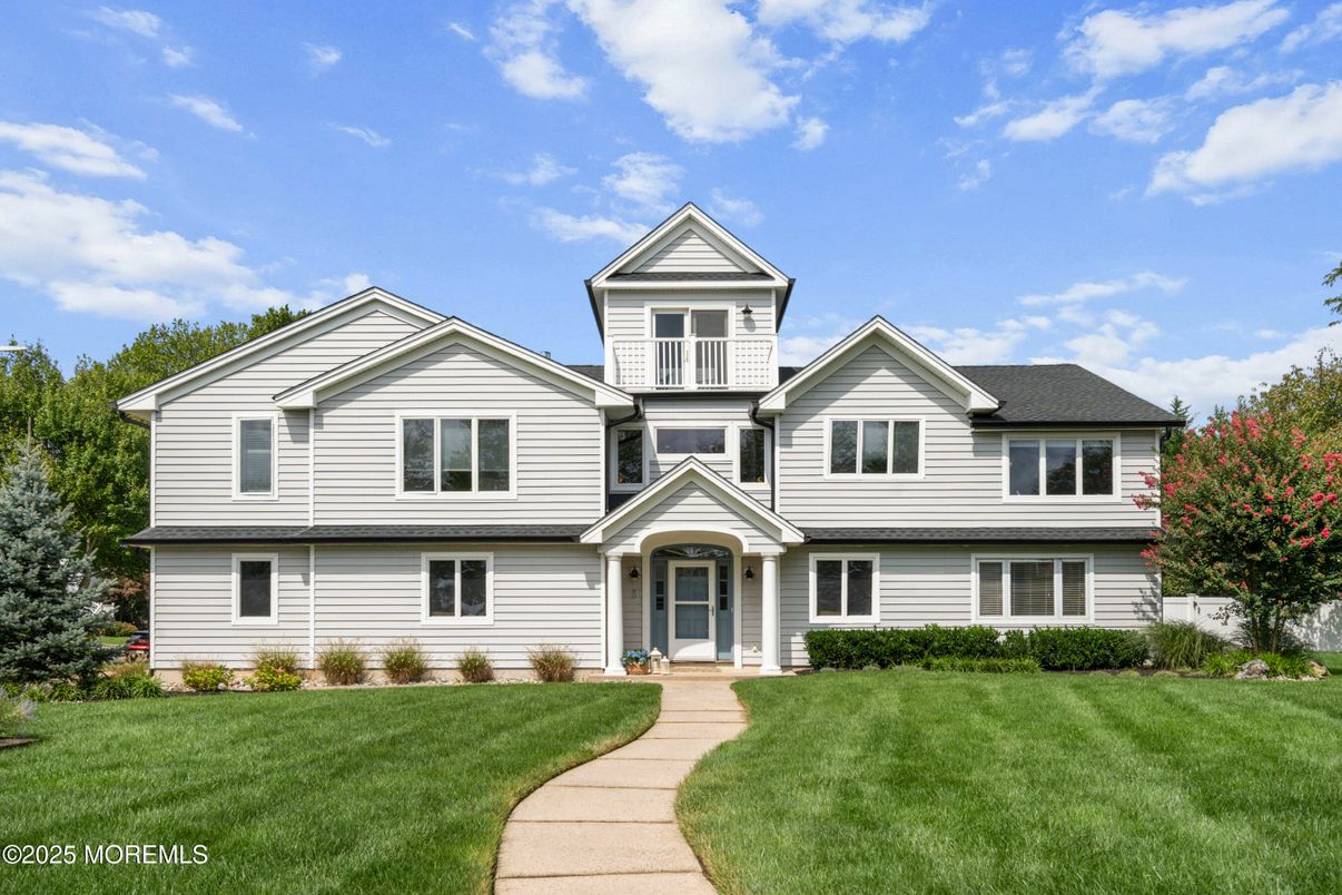 Exterior, Facade, Farmhouse
