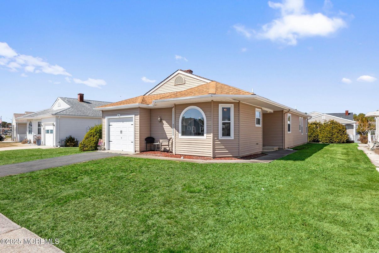 Attached, Backyard, Exterior, Facade, Ranch