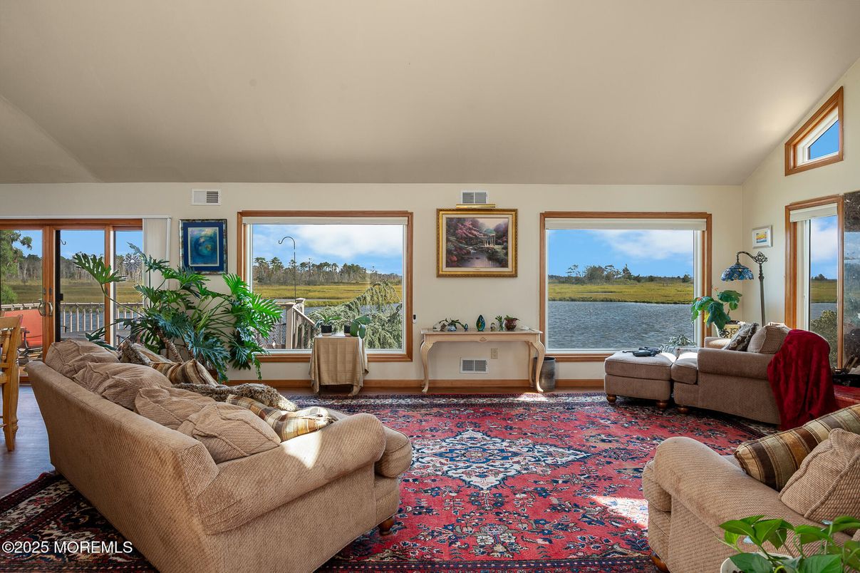 Interior, Living room, Water