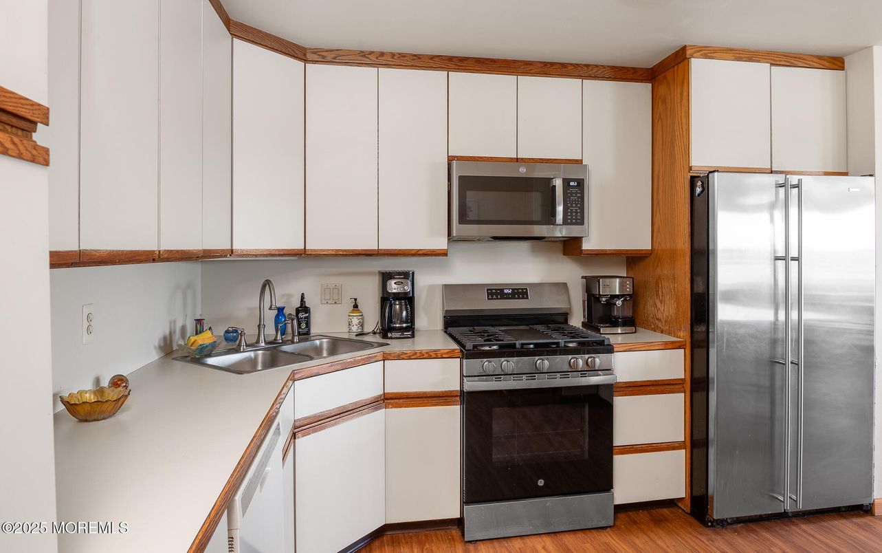 Interior, Kitchen, Stainless Steel Appliances, Wood Texture Flooring