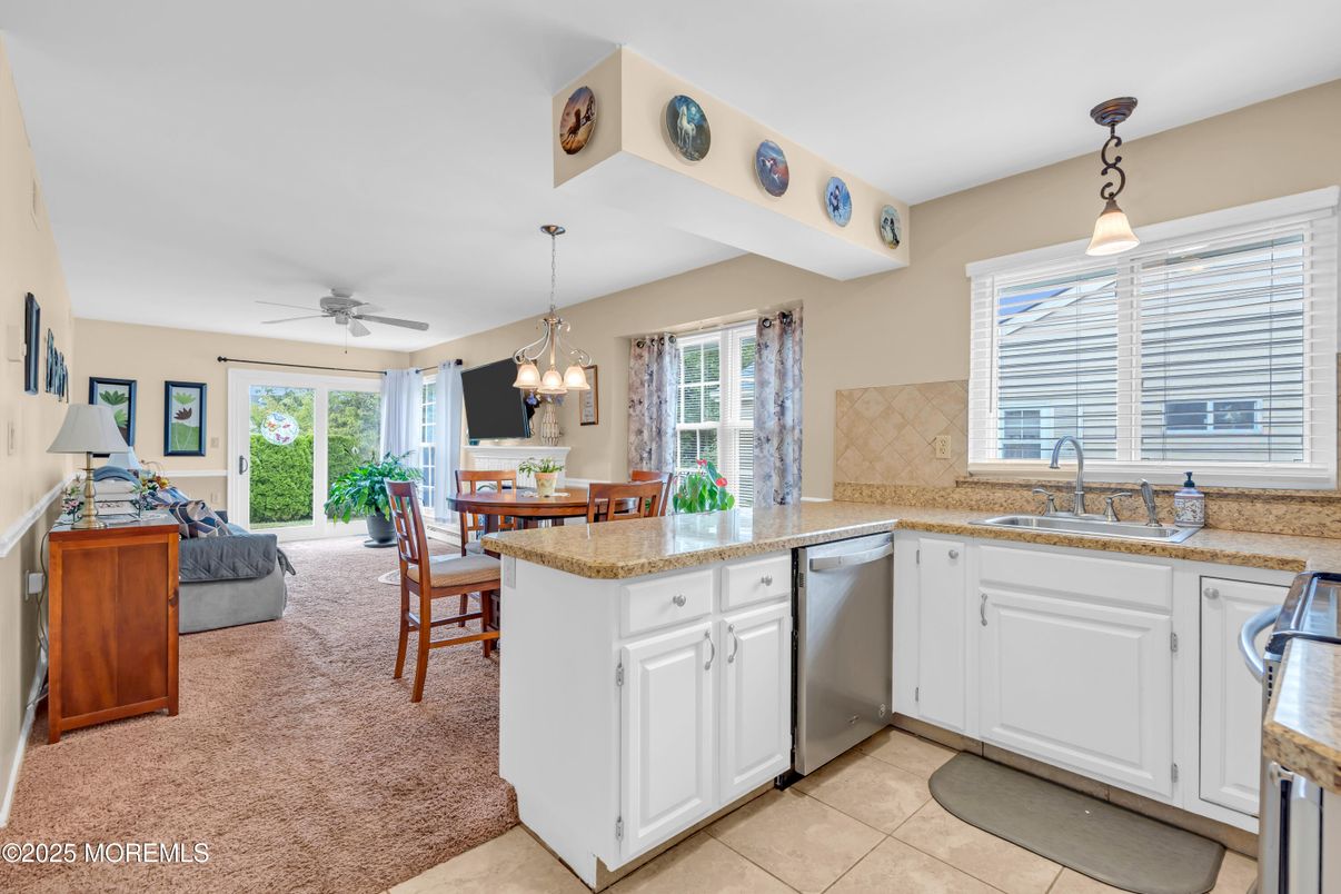 Dining room, Interior, Kitchen, Pendant Lights