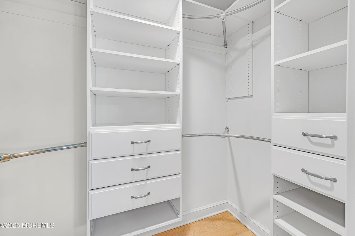 Interior, Walk-in Closets, Wood Texture Flooring