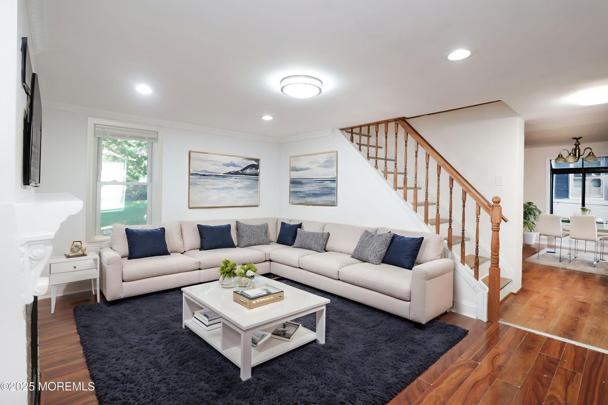 Dining room, Interior, Living room, Recessed Lighting, Wood Texture Flooring