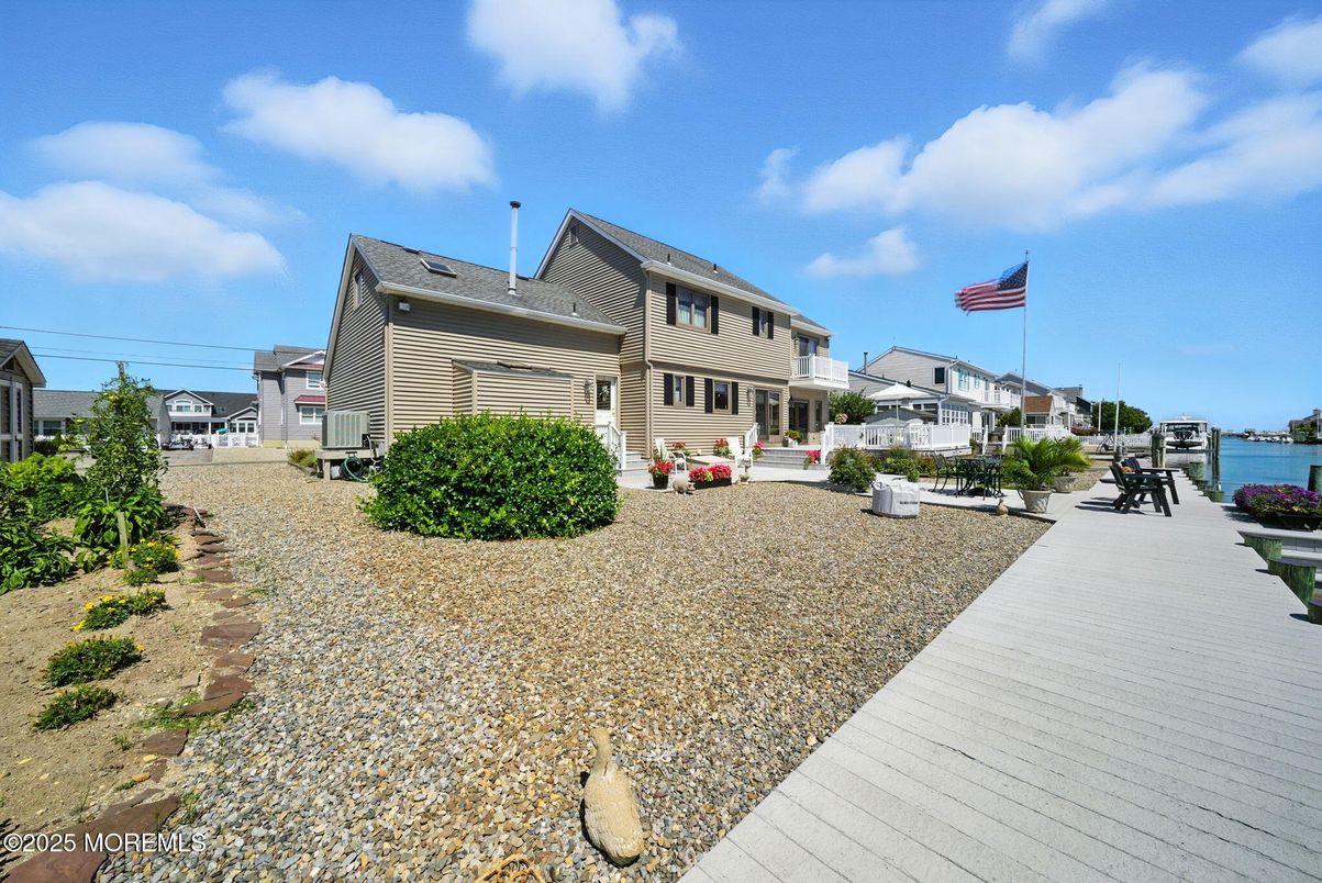 Backyard, Exterior, Water