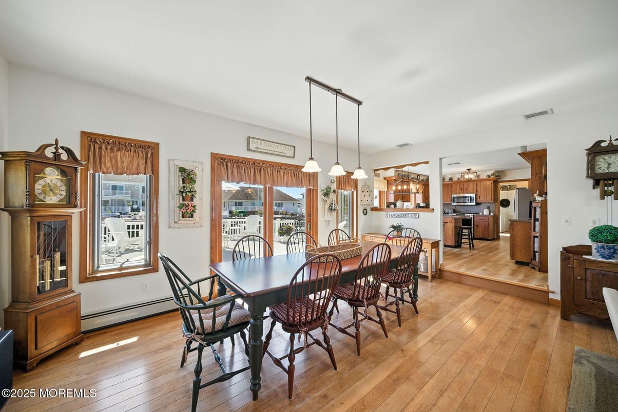 Dining room, Interior, Kitchen, Pendant Lights, Wood Texture Flooring