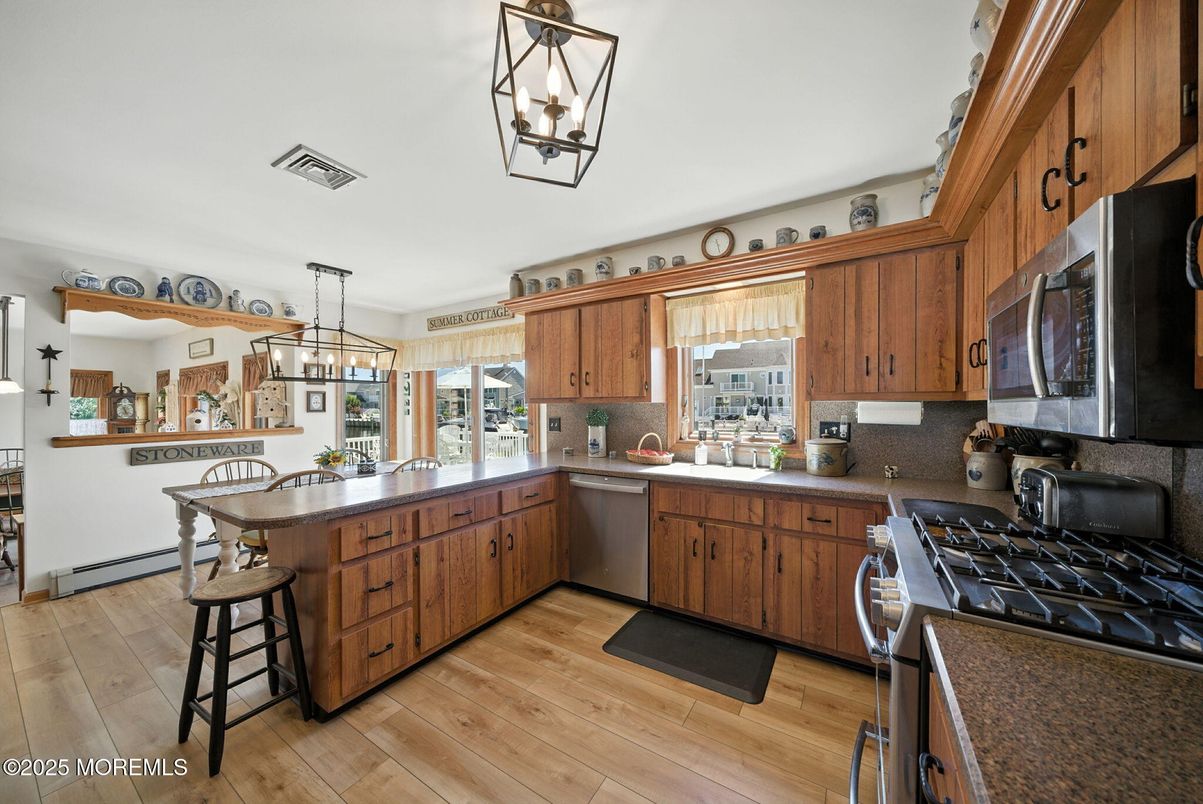 Dining room, Interior, Kitchen, Pendant Lights, Wood Texture Flooring