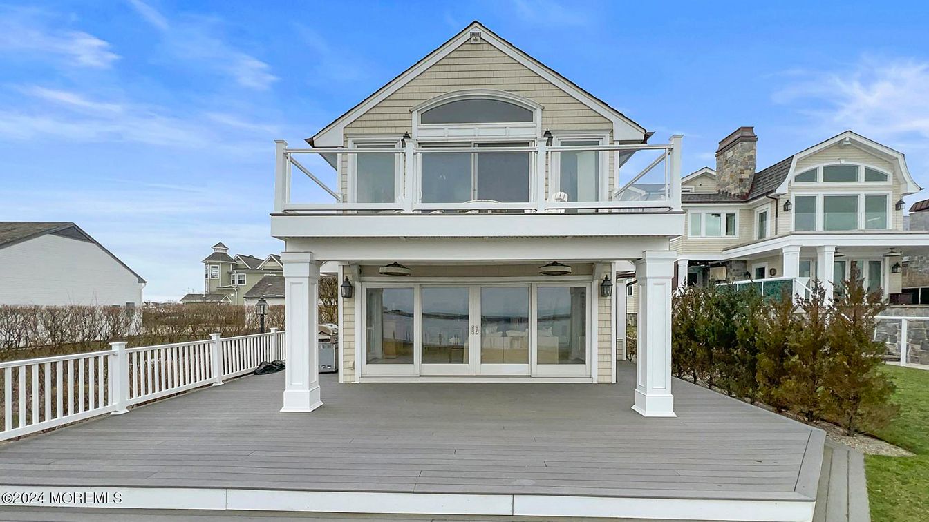 Exterior, Facade, Queen Anne Victorian