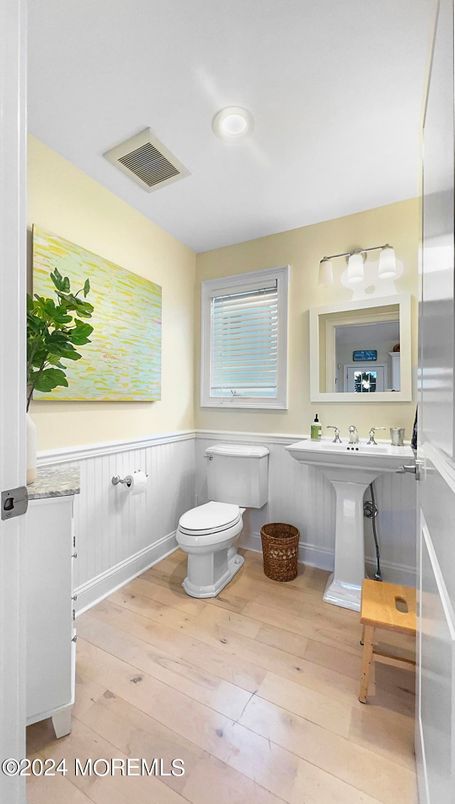 Bathroom, Interior, Recessed Lighting, Wood Texture Flooring