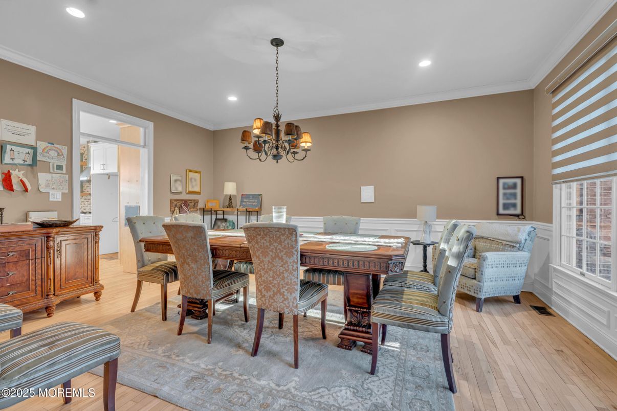 Chandelier, Dining room, Interior, Recessed Lighting, Wood Texture Flooring