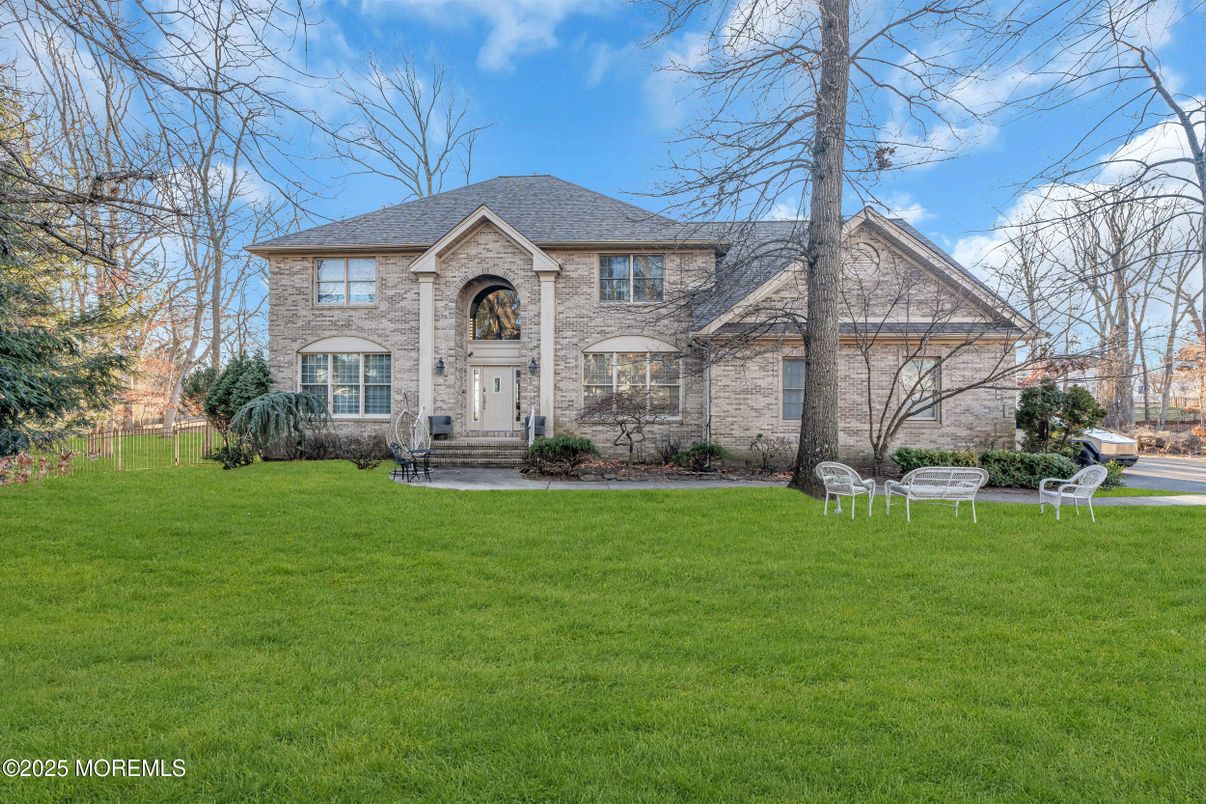 Backyard, Exterior, Facade, Brick Facade, French Provincial