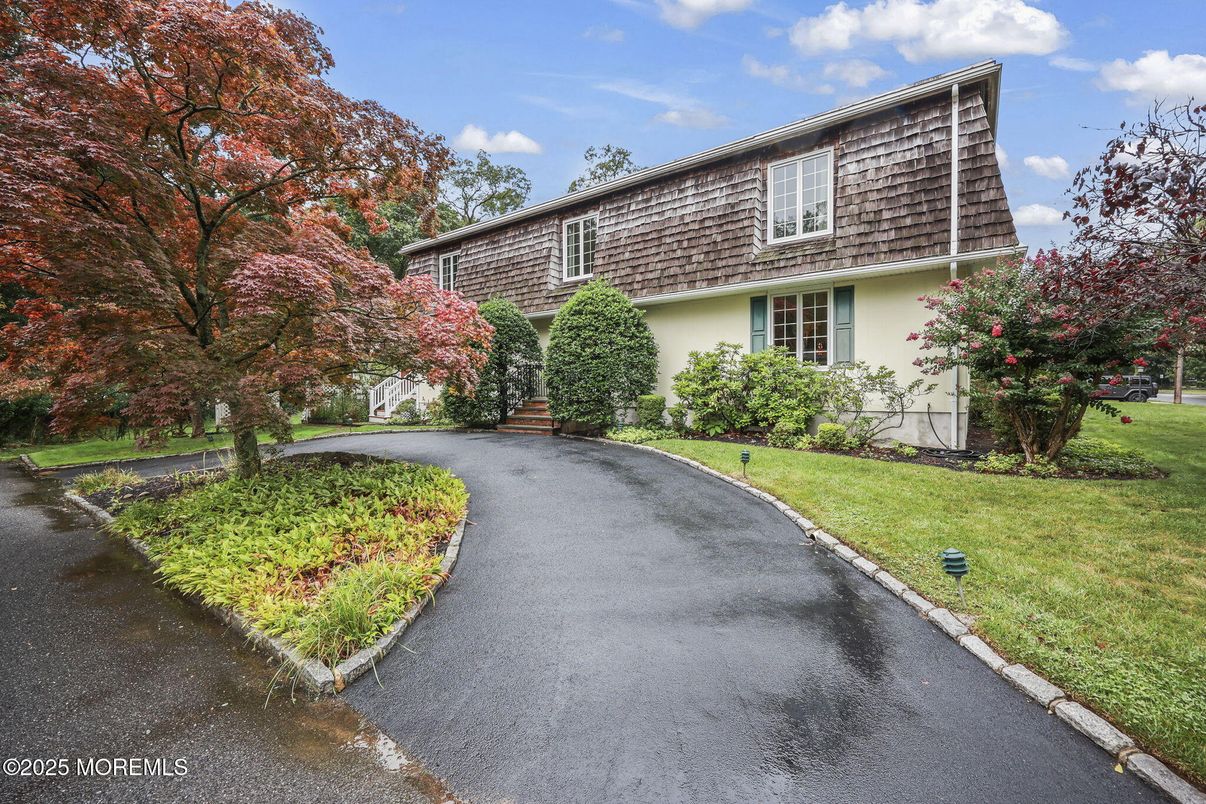 Exterior, Facade, Georgian