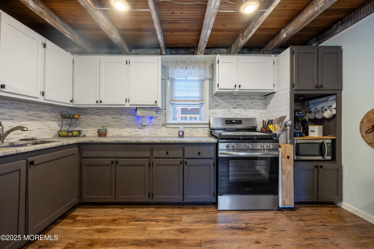 Interior, Kitchen, Stainless Steel Appliances, Wooden Beams, Wooden Ceilings, Wood Texture Flooring