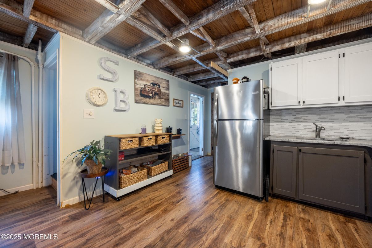 Interior, Kitchen, Stainless Steel Appliances, Wooden Beams, Wooden Ceilings, Wood Texture Flooring