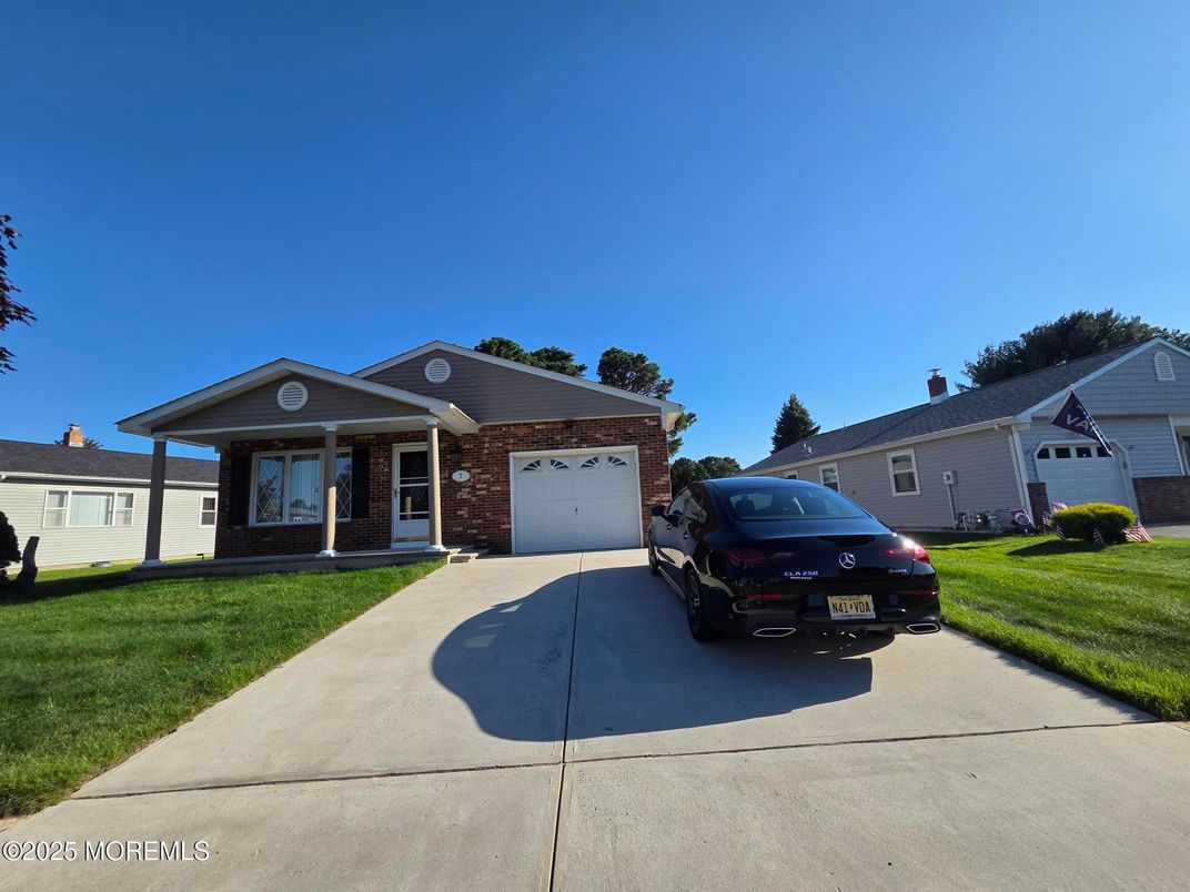 Attached, Exterior, Facade, Brick Facade, Ranch