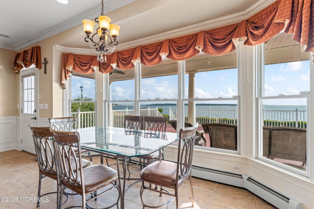 Chandelier, Dining room, Interior, Recessed Lighting, Water