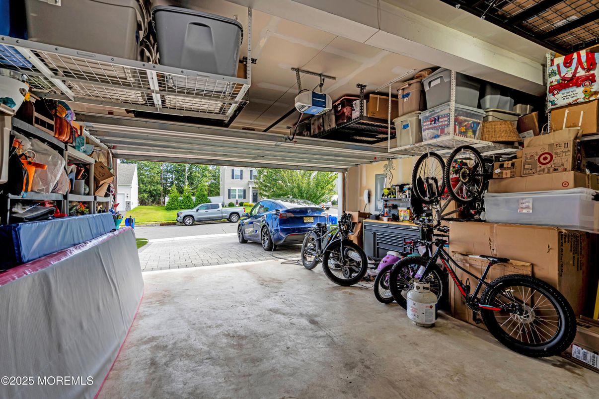 Garage, Interior