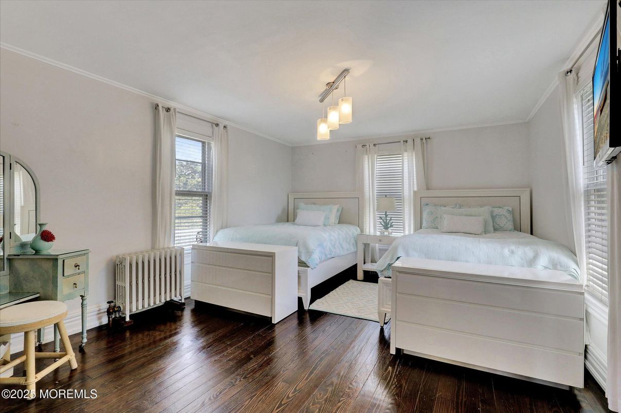 Bedroom, Interior, Pendant Lights, Wood Texture Flooring