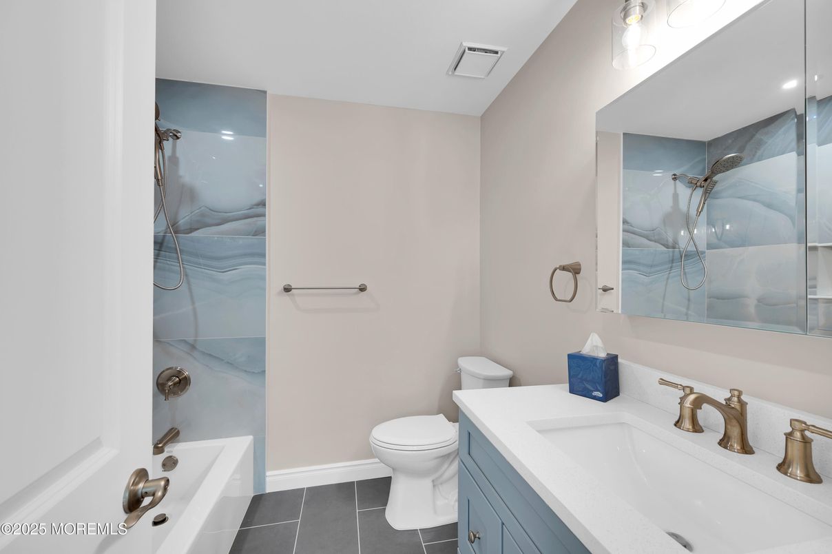 Bathroom, Interior, Recessed Lighting