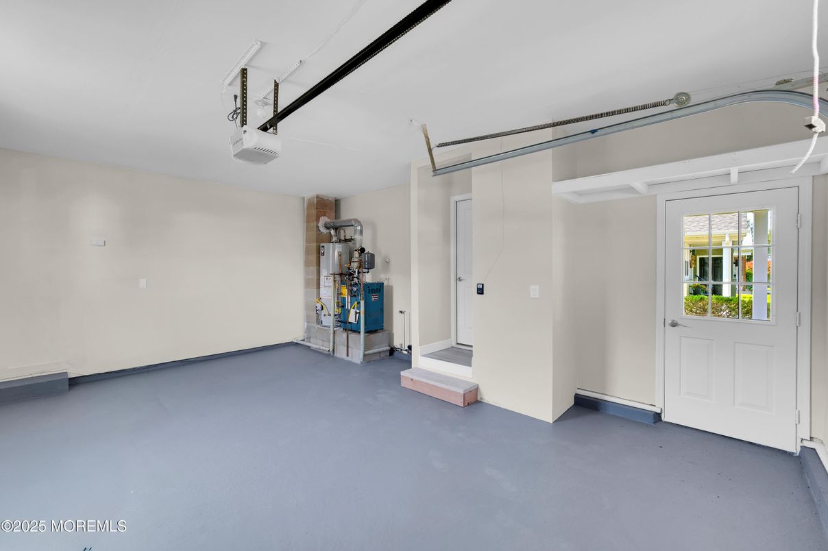 Garage, Interior