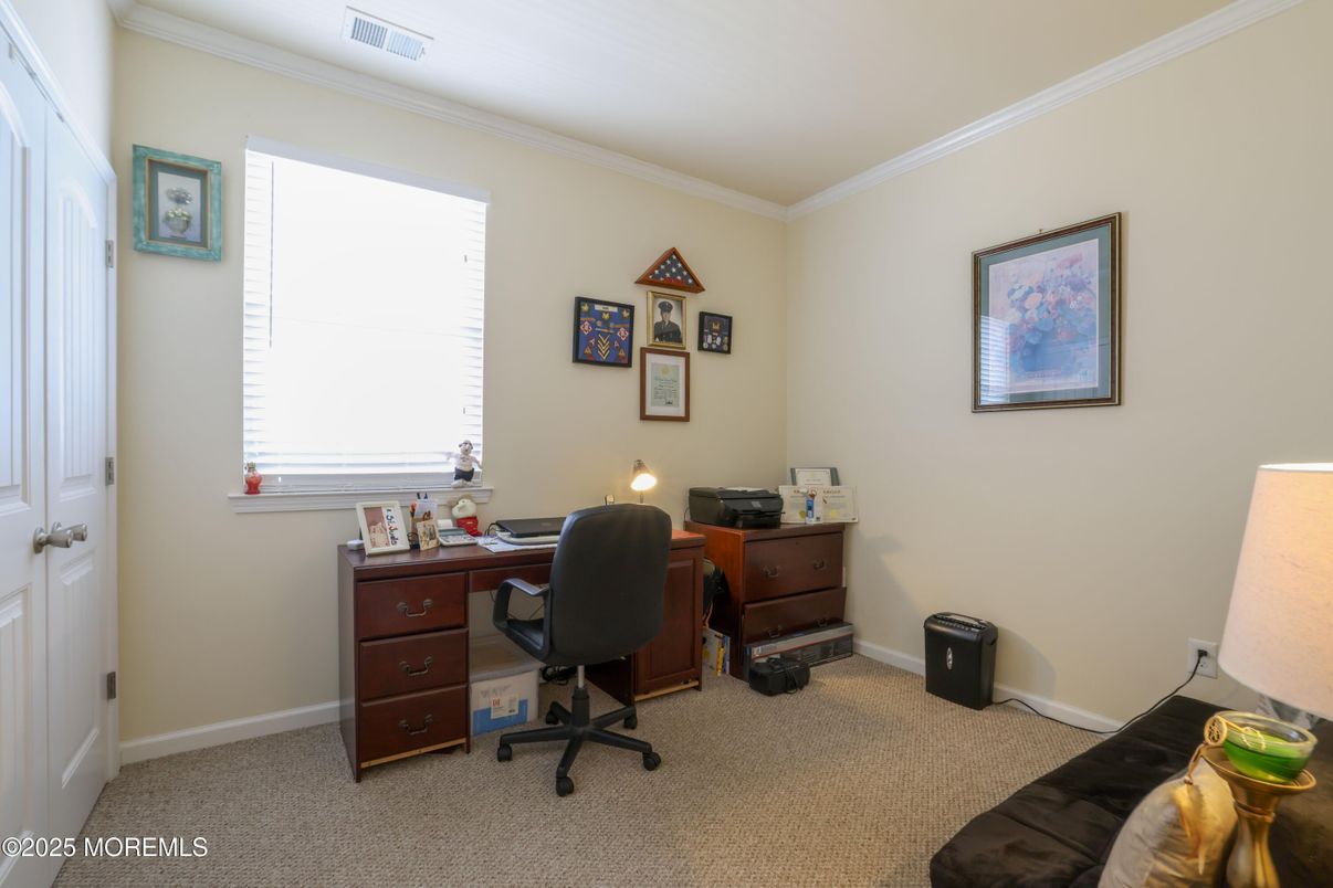 Home Office, Interior